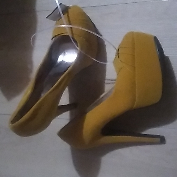 Shoes - Qupid High heels